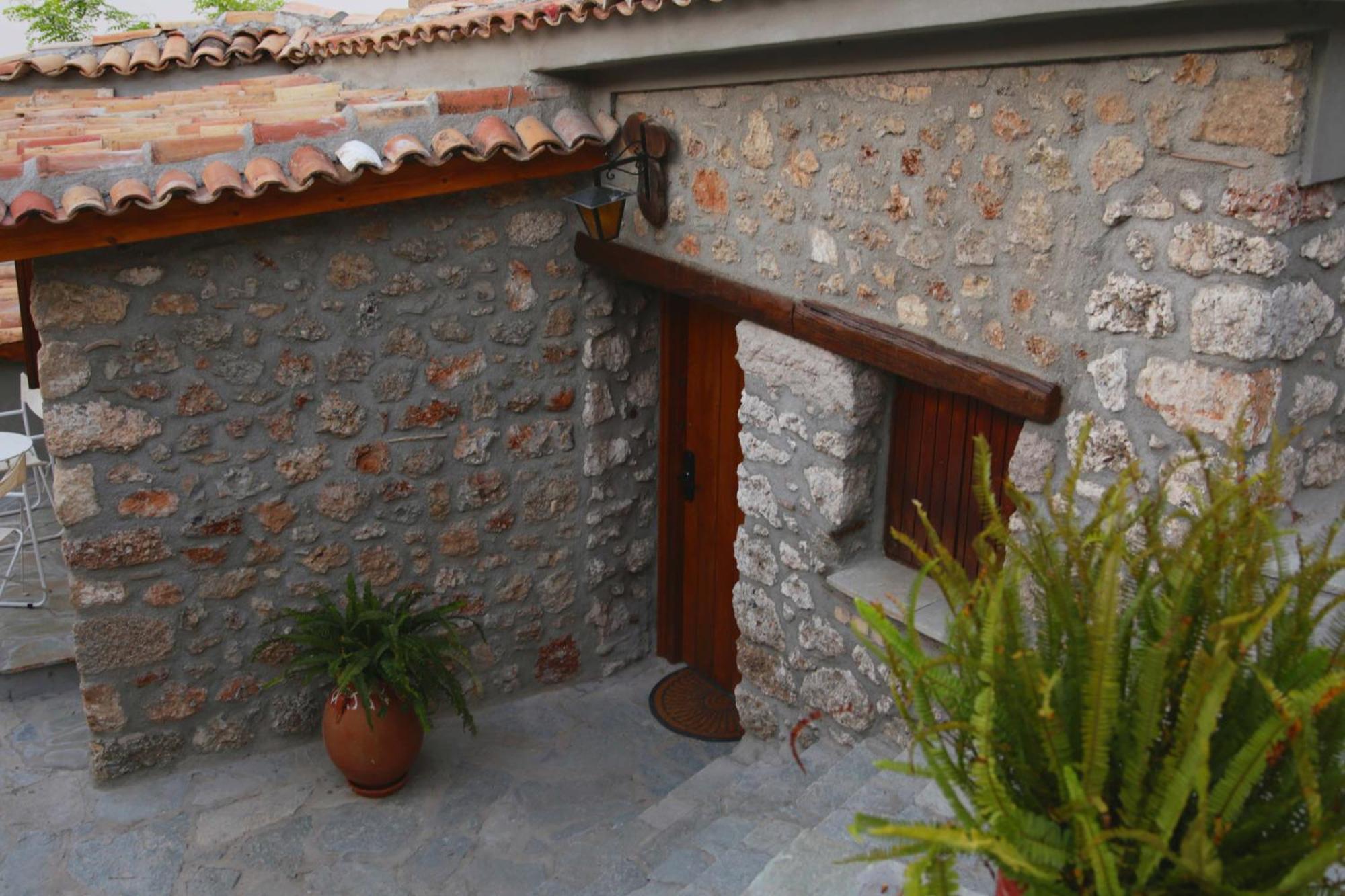 דירות Fteri Stone House In Platanos, Akrata מראה חיצוני תמונה