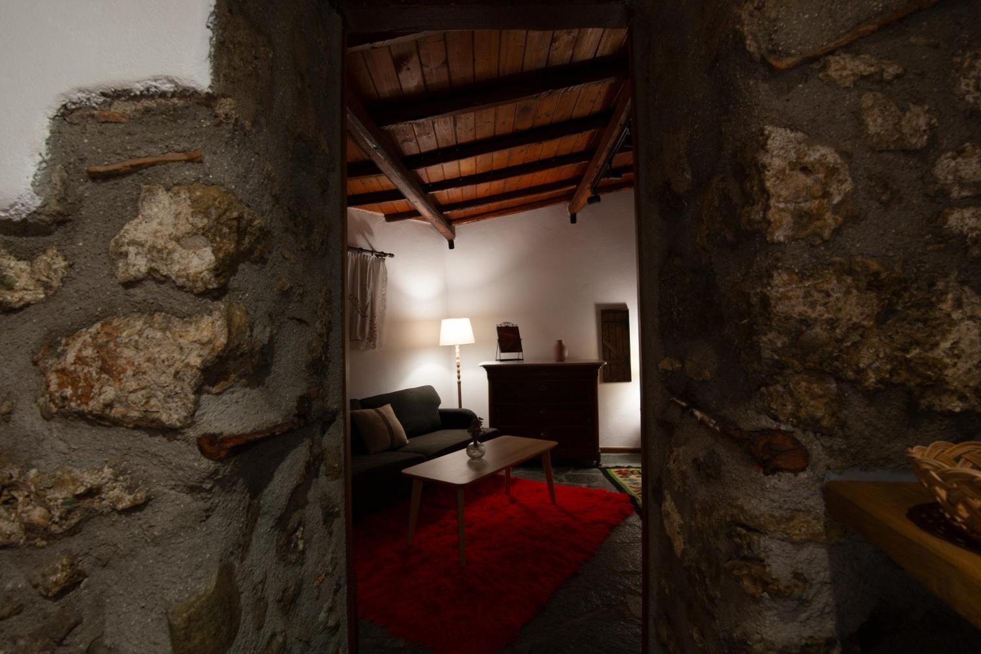 דירות Fteri Stone House In Platanos, Akrata מראה חיצוני תמונה